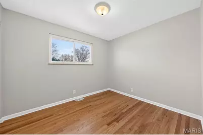 460 Wren Drive, Florissant, MO 63031 - Photo 9