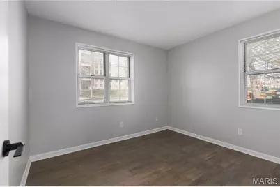 9102 Eager Road, Brentwood, MO 63144 - Photo 7