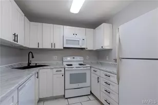 9102 Eager Rd, Brentwood, MO 63144 - Photo 5