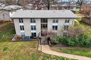 10457 Briarbend Dr, Saint Louis, MO 63146 - Photo 13