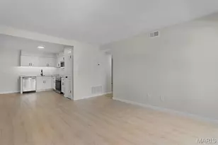 7507 Triwoods Dr, Shrewsbury, MO 63119 - Photo 9