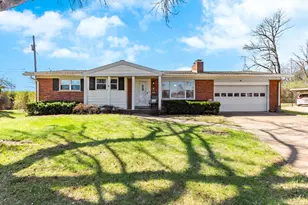 642 Laven Del Ln, Kirkwood, MO 63122 - Photo 1