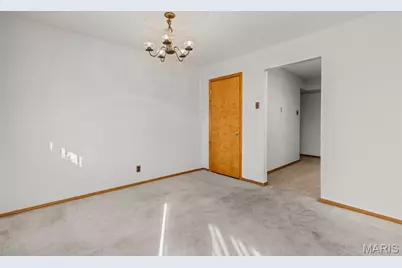 10556 Crecelius Drive, Saint Louis, MO 63123 - Photo 7