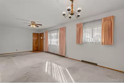 10556 Crecelius Drive, Saint Louis, MO 63123 - Photo 9