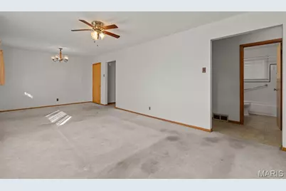 10556 Crecelius Drive, Saint Louis, MO 63123 - Photo 3