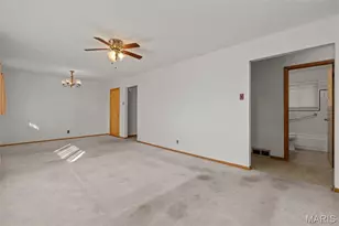 10556 Crecelius Dr, Saint Louis, MO 63123 - Photo 3