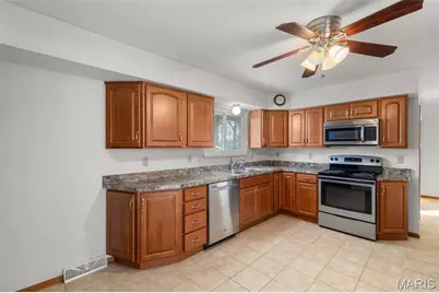 10556 Crecelius Drive, Saint Louis, MO 63123 - Photo 11