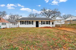 7809 Ellington Dr, Saint Louis, MO 63121 - Photo 1