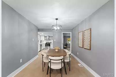 3221 Suncrest Avenue, Saint Louis, MO 63114 - Photo 11