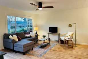 9932 Heatherton Dr, Saint Louis, MO 63123 - Photo 7