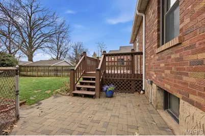 8016 Wynwood Drive, Saint Louis, MO 63123 - Photo 7