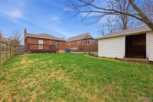 8016 Wynwood Dr, Saint Louis, MO 63123 - Photo 9