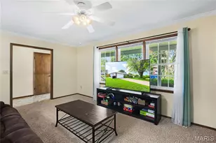 1923 Donna Cir, Lebanon, MO 65536 - Photo 3