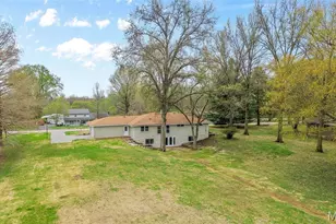 26 Castle Dr, Florissant, MO 63034 - Photo 37