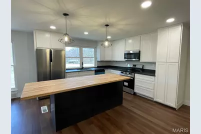 26 Castle Drive, Florissant, MO 63034 - Photo 9