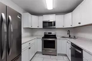 1564 Swallow Dr, Brentwood, MO 63144 - Photo 7