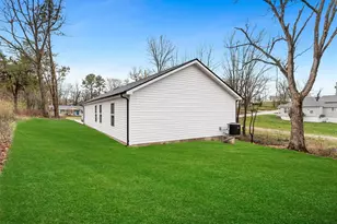 45 E Oak St, Saint Clair, MO 63077 - Photo 3