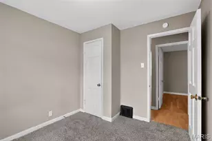 1128 Grenshaw Dr, Saint Louis, MO 63137 - Photo 15