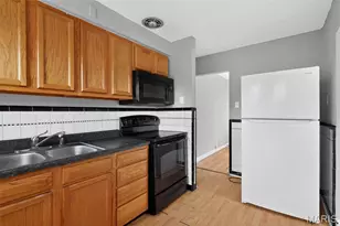 1128 Grenshaw Dr, Saint Louis, MO 63137 - Photo 11