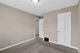 1128 Grenshaw Dr, Saint Louis, MO 63137 - Photo 21