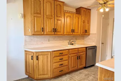 2210 Spoonwood Lane, Saint Louis, MO 63033 - Photo 9