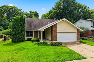 1089 Pinrun Dr, Ballwin, MO 63011 - Photo 3