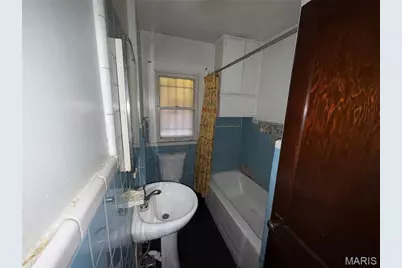 8249 Appleton Drive, University City, MO 63132 - Photo 11