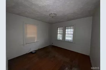 8249 Appleton Drive, University City, MO 63132 - Photo 9