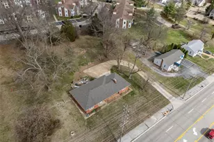 960 Chesterfield Pkwy E, Chesterfield, MO 63017 - Photo 3