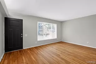 10139 Edgefield Dr, Saint Louis, MO 63136 - Photo 7