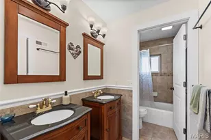 11945 Lillian Ave, Des Peres, MO 63131 - Photo 9