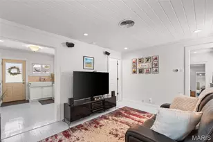 11945 Lillian Ave, Des Peres, MO 63131 - Photo 3