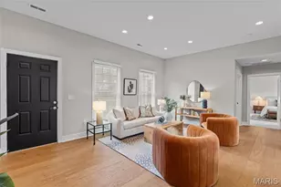 46 Carriage Ln, Saint Louis, MO 63108 - Photo 5