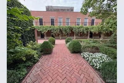 46 Carriage Lane, Saint Louis, MO 63108 - Photo 31