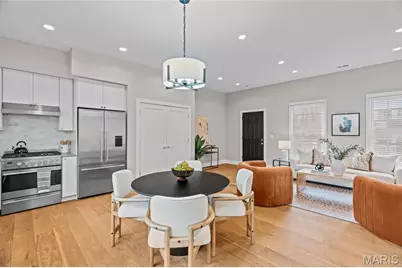 46 Carriage Lane, Saint Louis, MO 63108 - Photo 13