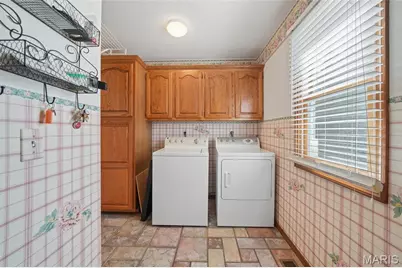 5725 Biddeford Drive, Saint Louis, MO 63128 - Photo 17