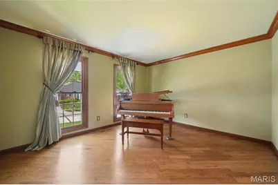5725 Biddeford Drive, Saint Louis, MO 63128 - Photo 5