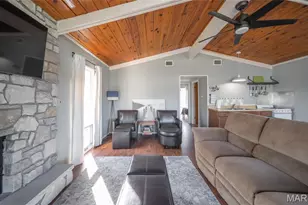 1946 Lakeshore Dr, Cuba, MO 65453 - Photo 5