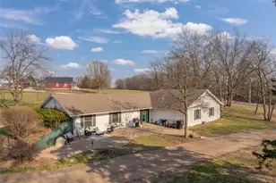 905 Mansion Rd, Winfield, MO 63389 - Photo 3