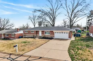 9840 Lakeford Ln, Saint Louis, MO 63123 - Photo 33