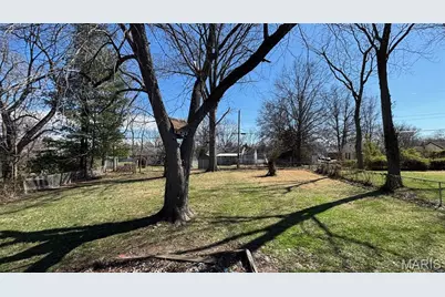 204 Tay Road, Saint Louis, MO 63137 - Photo 15