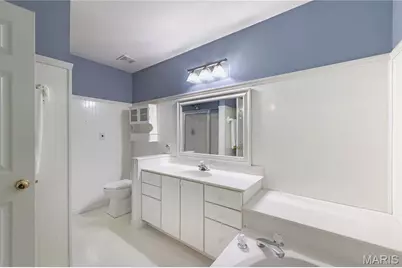 3067 Crystal Lake Drive, Saint Louis, MO 63129 - Photo 21