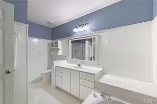 3067 Crystal Lake Dr, Saint Louis, MO 63129 - Photo 21