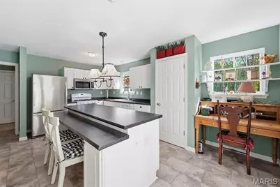 3067 Crystal Lake Drive, Saint Louis, MO 63129 - Photo 11