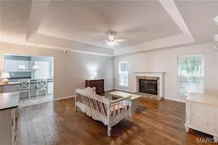 3067 Crystal Lake Dr, Saint Louis, MO 63129 - Photo 5