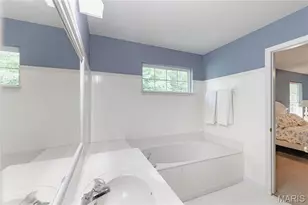3067 Crystal Lake Dr, Saint Louis, MO 63129 - Photo 23