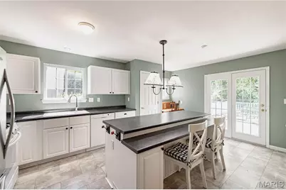 3067 Crystal Lake Drive, Saint Louis, MO 63129 - Photo 9