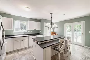 3067 Crystal Lake Dr, Saint Louis, MO 63129 - Photo 9