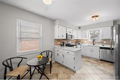 5662 Tholozan Avenue, Saint Louis, MO 63109 - Photo 5