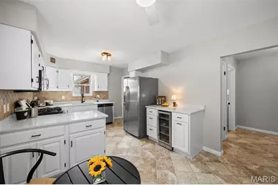 5662 Tholozan Avenue, Saint Louis, MO 63109 - Photo 7